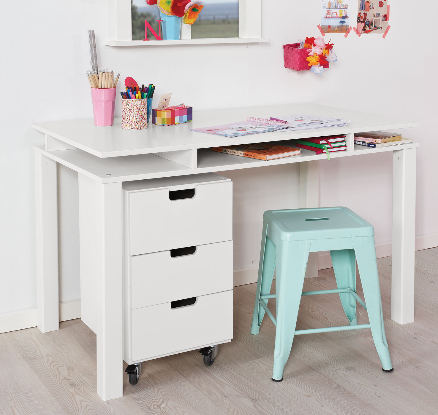 Schreibtisch Höhenverstellbar Kinder
 Farbiger Kinder Schreibtisch mit 3 Ablagefächern Kids Town