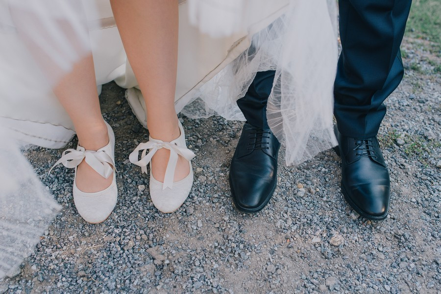 Schuhe Hochzeit Braut
 Vintage trifft Garten und Scheune Eine Hochzeit in