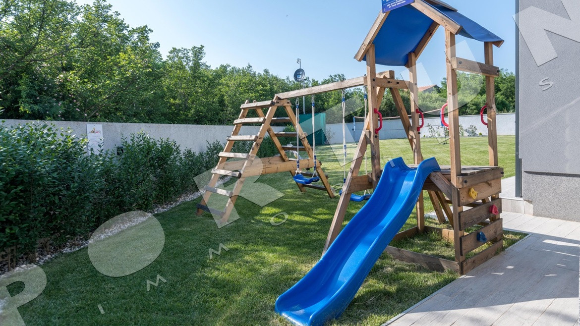 Schwimmbad In Der Nähe
 Attraktive Villa mit Schwimmbad in der Nähe von Fažana