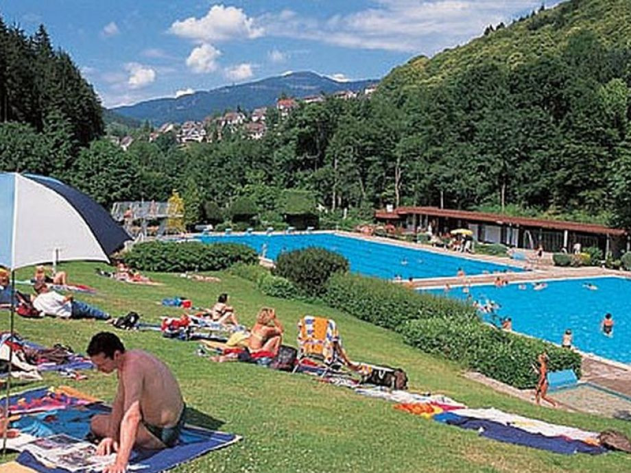 Schwimmbad In Der Nähe
 Ferienwohnung Talblick Urlaub im Schwarzwald Achertal