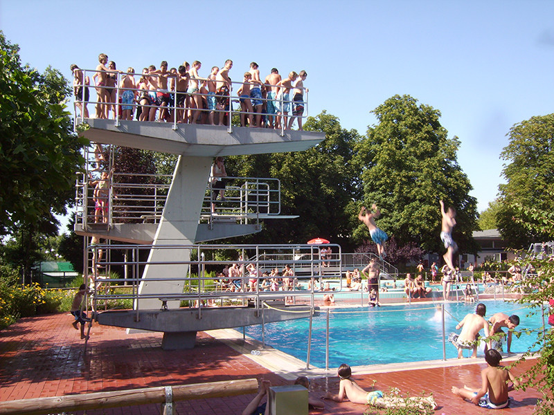 Schwimmbad Neu Isenburg
 Langener Bilderbuch