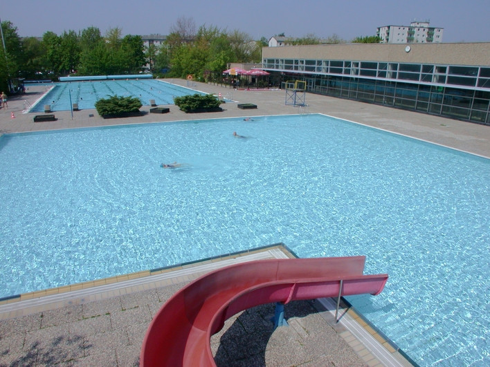 Schwimmbad Spandau Süd
 Kombibad Spandau Süd Halle Hallenbad in Berlin