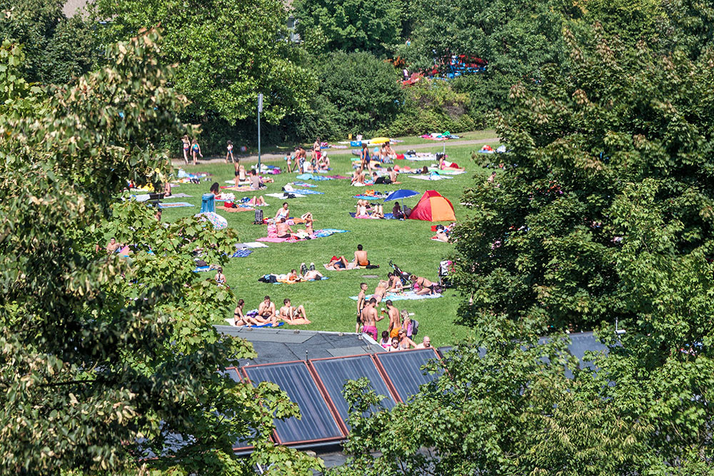 Schwimmbad Spandau Süd
 Neue Schwerbehindertenparkplätze am Kombibad