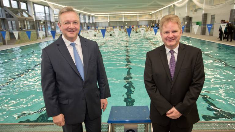 Schwimmbad Spandau Süd
 Neues Schwimmbad für Spandau – B Z Berlin