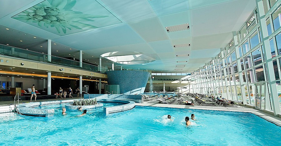 Schwimmbad Zell Am See
 SPA Tauern Spa World Kaprun Therme Hallenbad Freibad