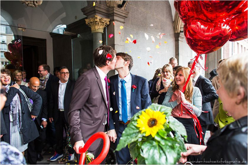 Schwule Hochzeit
 Schwule Hochzeit in Köln wenn Männer heiraten › Bonder