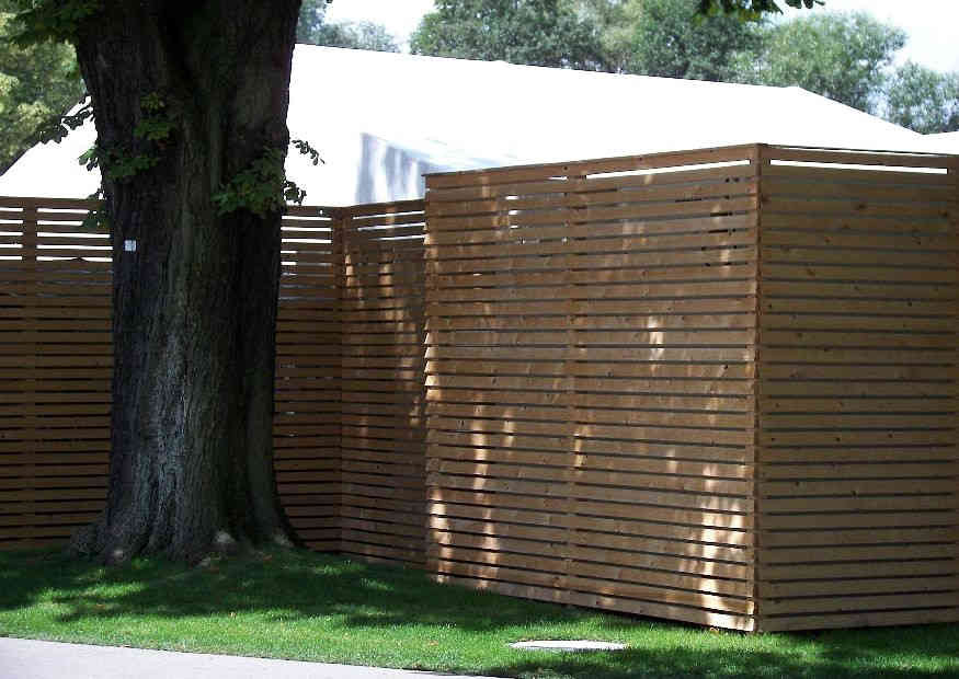 Sichtschutz Garten Selber Bauen
 Hoher Sichtschutz aus Holz unkomplizierter Eigenbau