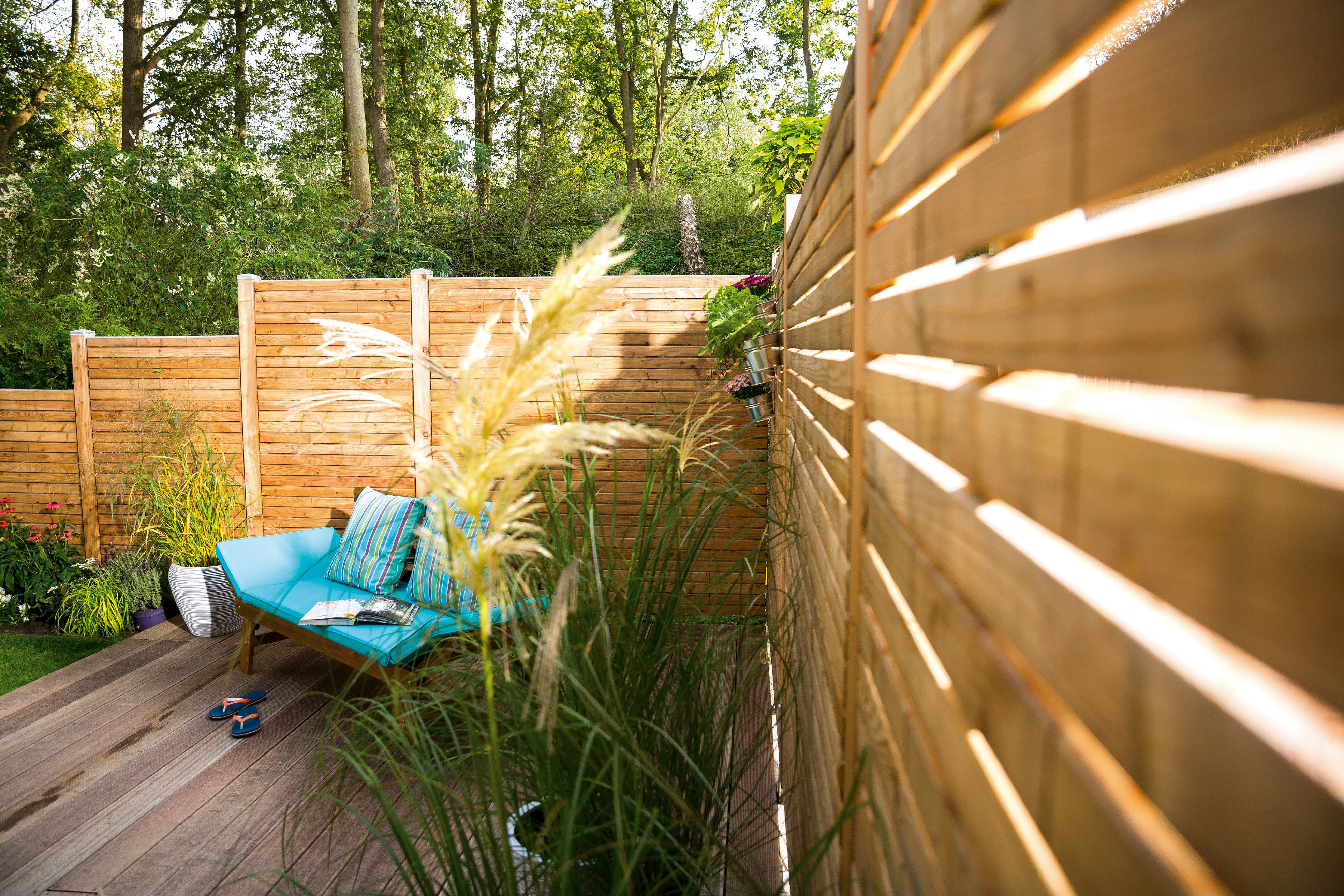 Sichtschutz Terrasse Holz
 Geklebte Mauer bauen – in 10 Schritten