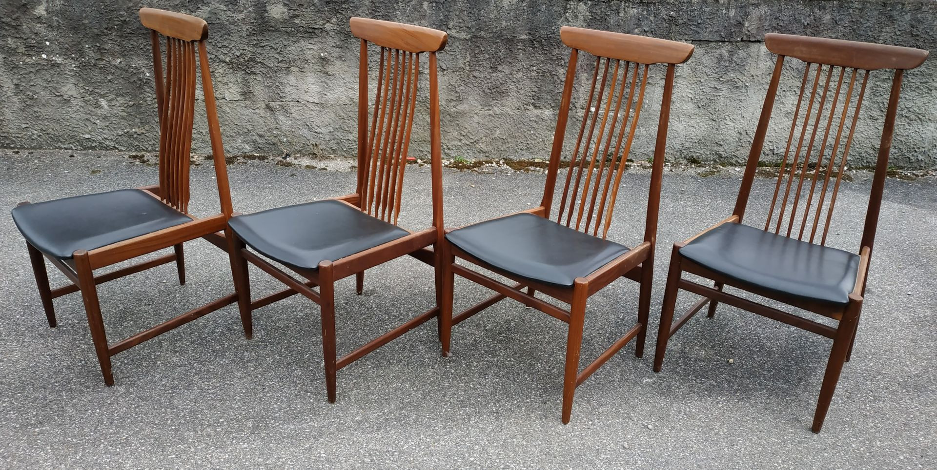 Skandinavische Stühle
 Skandinavische Vintage Stühle 1960er 4er Set bei Pamono