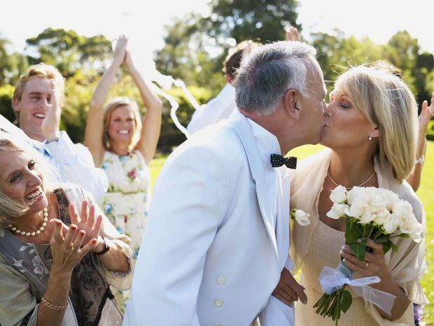 Sketche Für Hochzeit
 Sketche und Spiele zur Silberhochzeit weddix