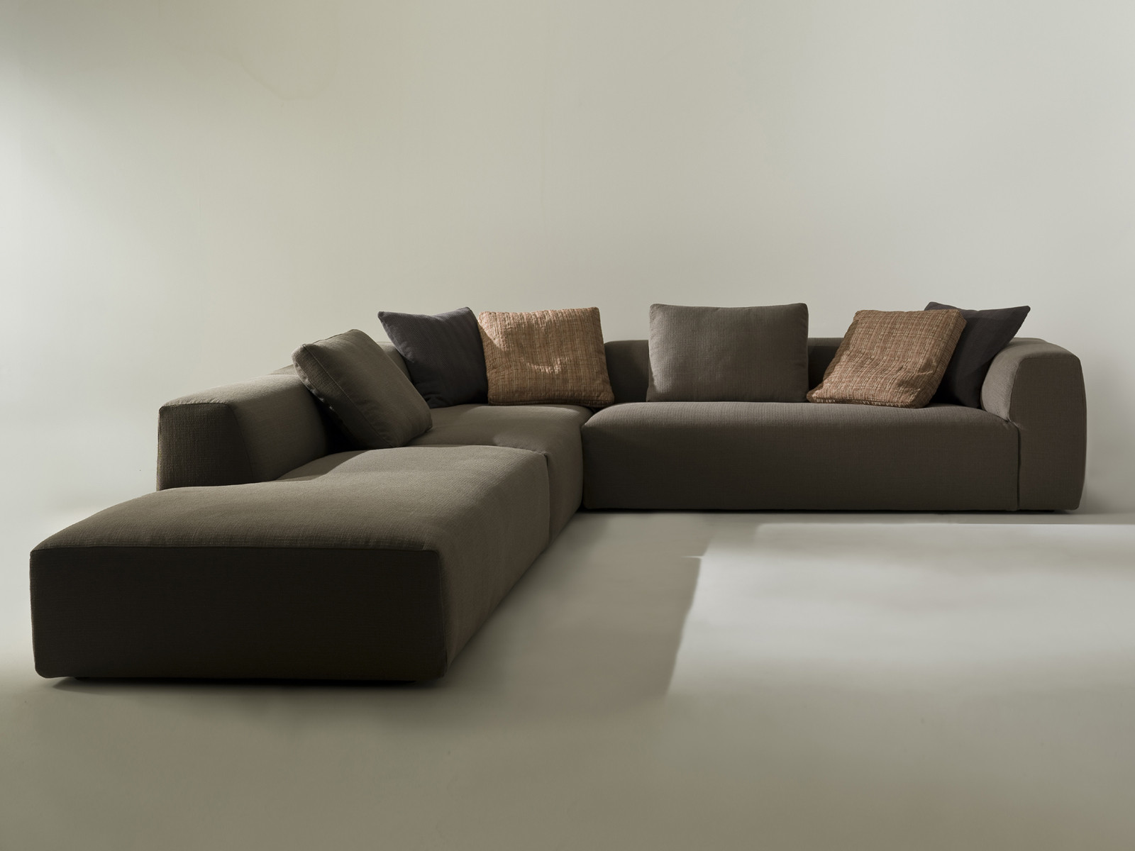 Sofa Design
 KLUB Corner sofa by i 4 Mariani design Mauro Lipparini