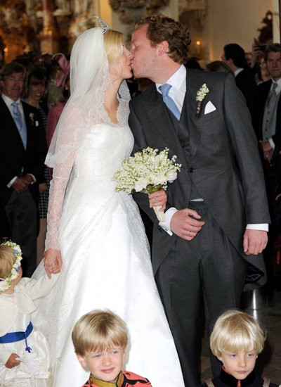 Sophie Wepper Hochzeit
 Glücklich küssen sich Braut und Bräutigam nach der Trauung