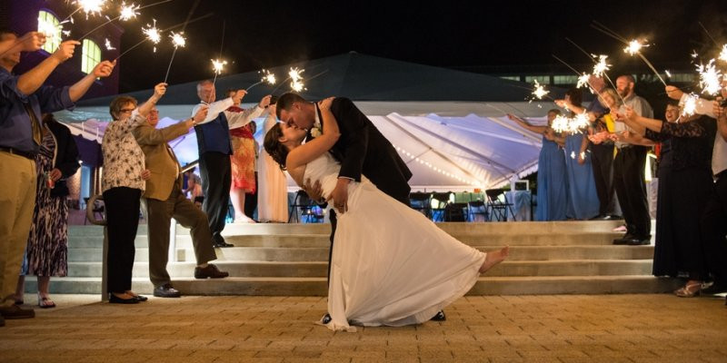 Spalier Stehen Hochzeit
 Spalier stehen – Hochzeitsbrauch