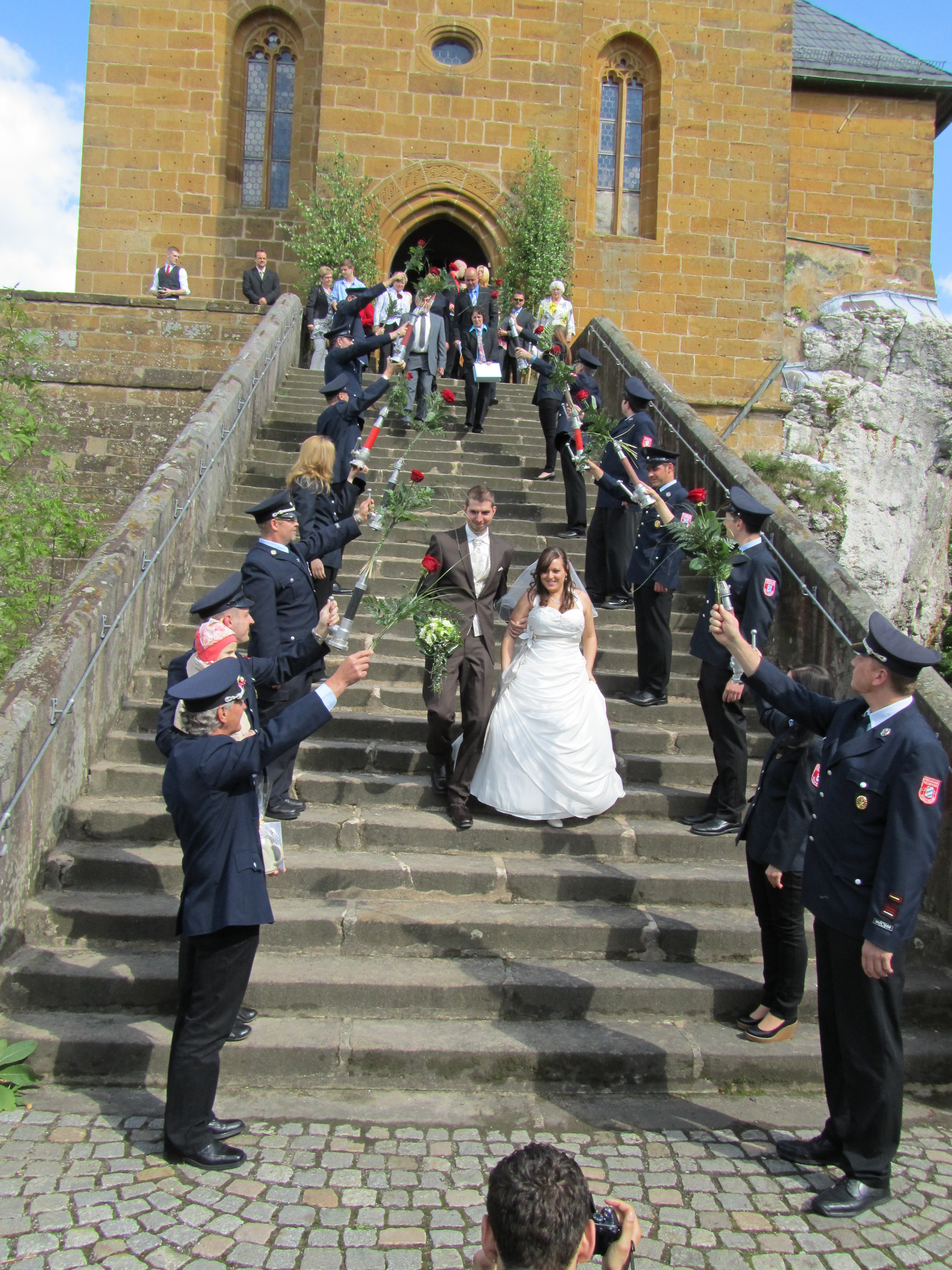 Spalier Stehen Hochzeit
 18 5 13 – Spalier stehen für Hochzeit