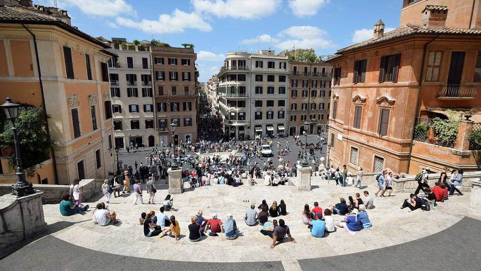 Spanische Treppe Rom
 Rom Luxuslabel will berühmte Spanische Treppe