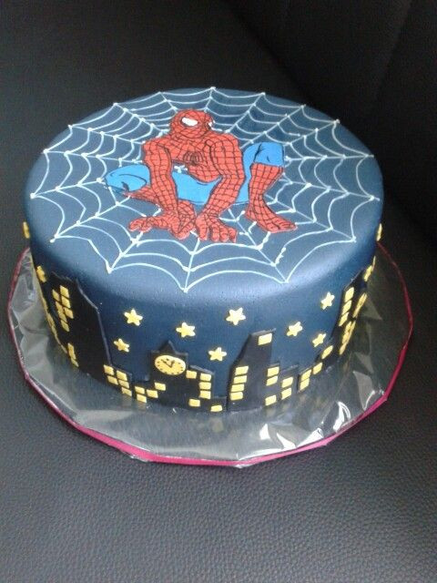 Spiderman Kuchen
 Spiderman Torte Sarah in 2019