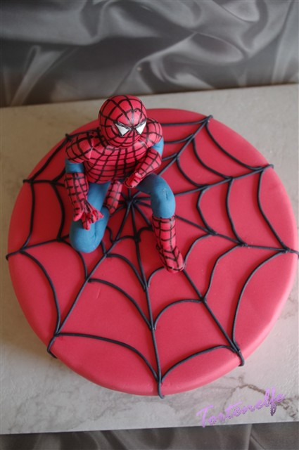 Spiderman Kuchen
 Tortenelfes Blog Backe backe Kuchen Spiderman