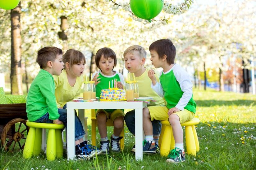 Spiele Im Garten
 Kindergeburtstag im Garten Ideen für Deko Spiele & Essen