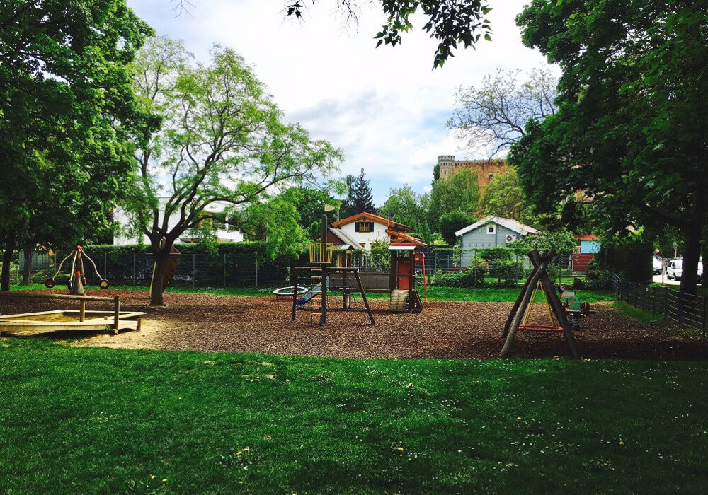 Spielplatz Garten
 Spielplatz und Ausflug Schweizer Garten Wien › kleine