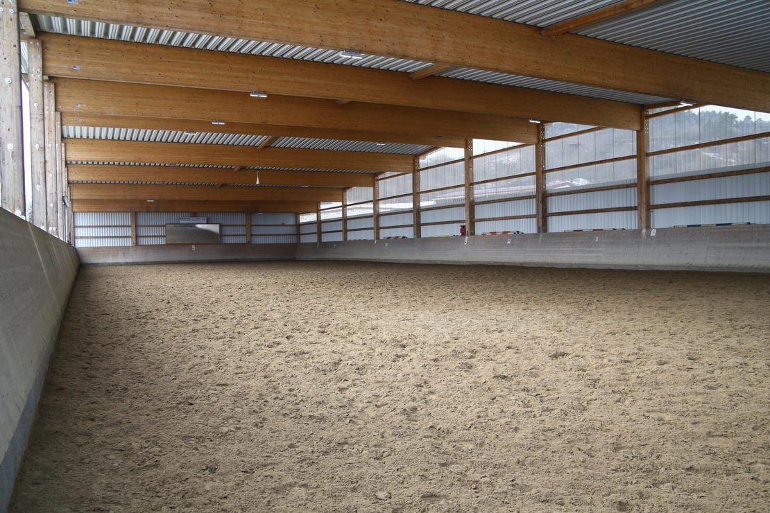 Stall Frei
 Paddockboxen frei fenstall mit freien Stallplätzen oder