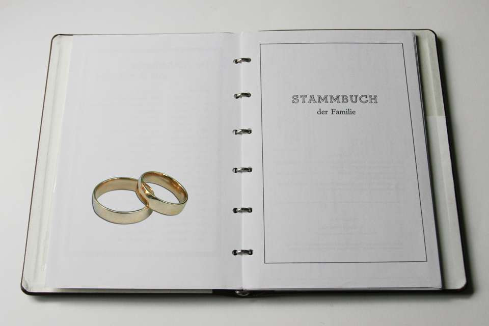 Stammbuch Hochzeit Standesamt
 Formalitäten der standesamtlichen Trauung – Berliner Heiraten