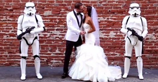 Star Wars Hochzeit
 Einfach nur heiraten war sem Paar wohl zu langweilig
