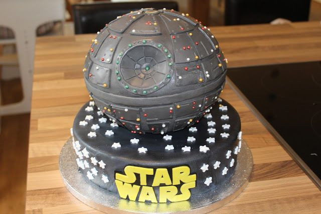 Star Wars Kuchen
 Theresas Backstube Star Wars Torte mit Todesstern