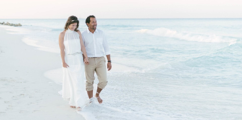 Strand Hochzeitskleid
 Strand Hochzeitskleid – verträumt romantisch in der Karibik