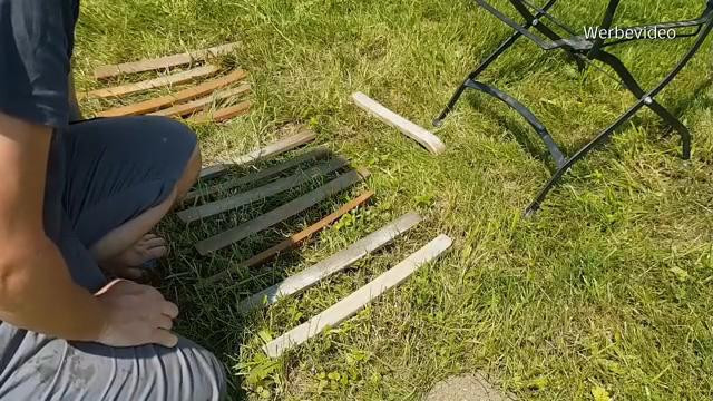 Stuhl Abschleifen
 Gartenmöbel aus Holz auffrischen Den Gartenstuhl