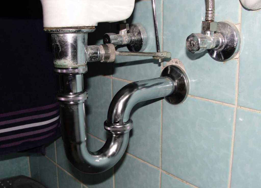 Syphon Waschbecken
 Verstopfter Abfluss am Waschbecken