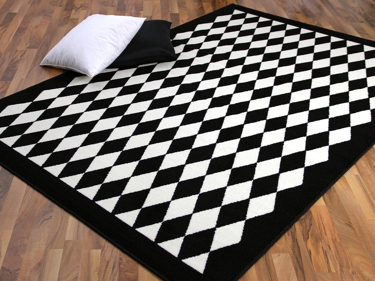 Teppich Schwarz Weiß
 Teppich Schwarz Weiss Muster