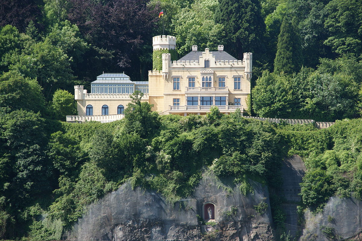 Thomas Gottschalk Haus
 Schloss Marienfels –