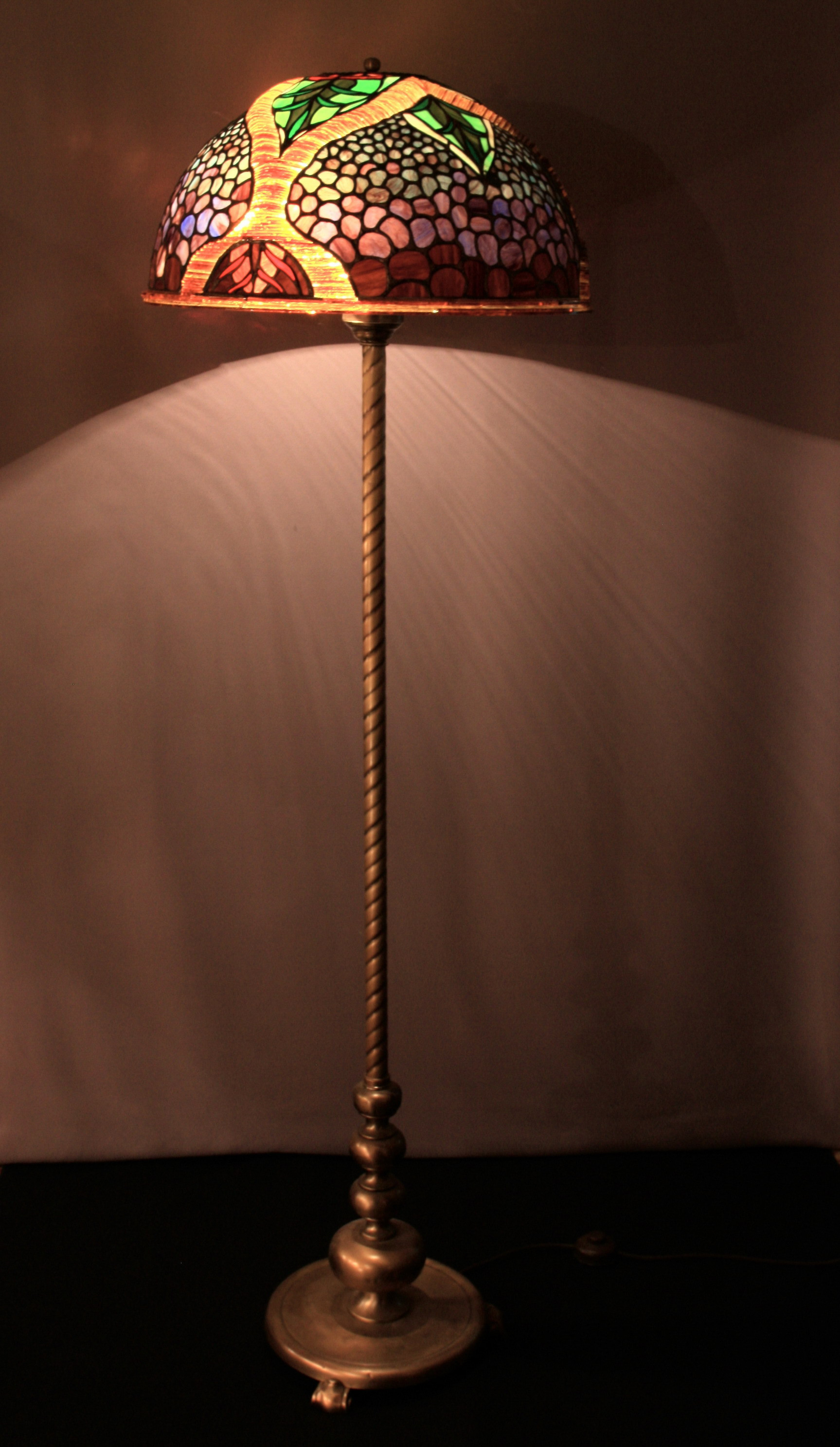 Tiffany Lampe
 Stojeće podne Tiffany lampe