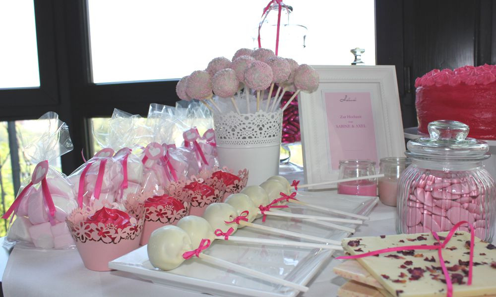 Tisch Aufgaben Hochzeit
 Ein beliebter Sweet Table Hochzeitstisch Pink