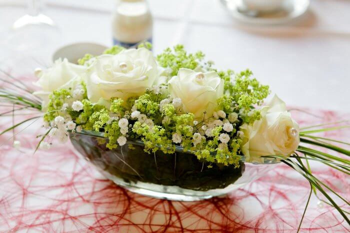 Tischdeko Blumen Hochzeit Selber Machen
 Romantische Tischdeko mit Rosen