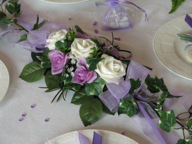 Tischgesteck Hochzeit
 Tischgesteck Ehrenplatz flieder creme Tischdeko Hochzeit