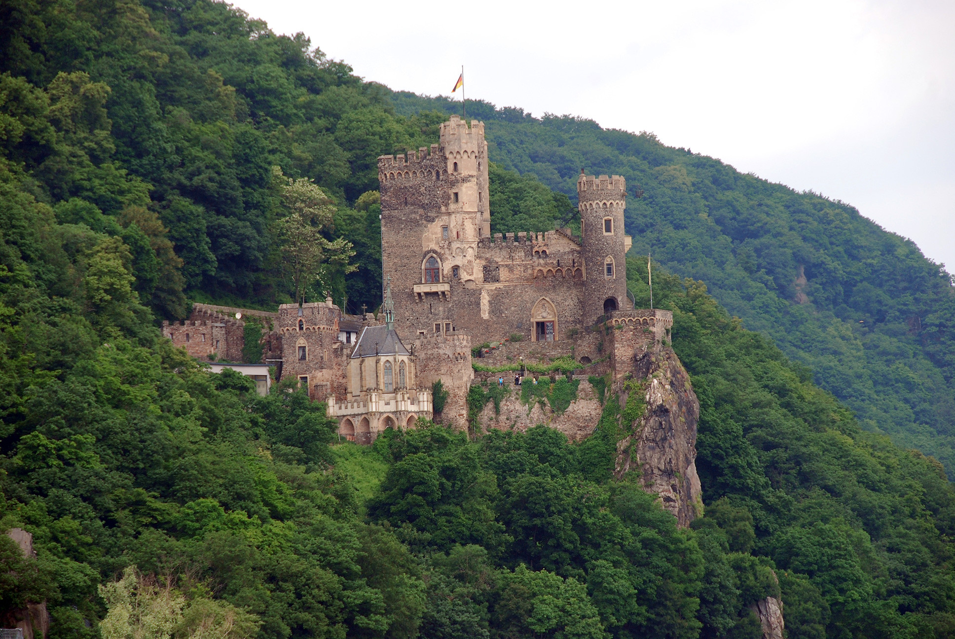 Tropfsteinhöhle Rheinland Pfalz
 Great Castles Profiles Burg Rheinstein