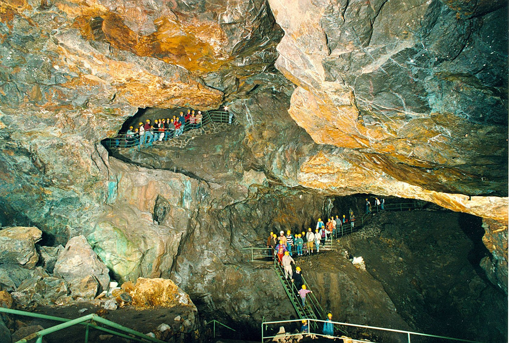 Tropfsteinhöhle Rheinland Pfalz
 Unter Tage – Höhlen und Bergwerke in Rheinland Pfalz