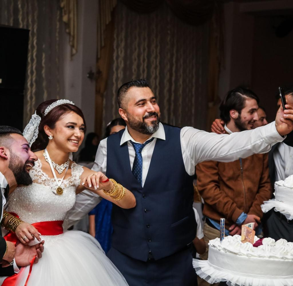 Türkische Hochzeit Rotes Band
 Selbstmord „Bitte verzeih mir dein lieber Sohn“ WELT