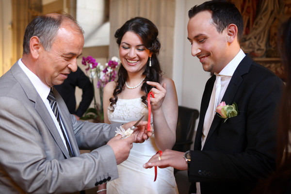 Türkisches Hochzeitskleid
 Turkisches hochzeitskleid rotes band – Dein neuer