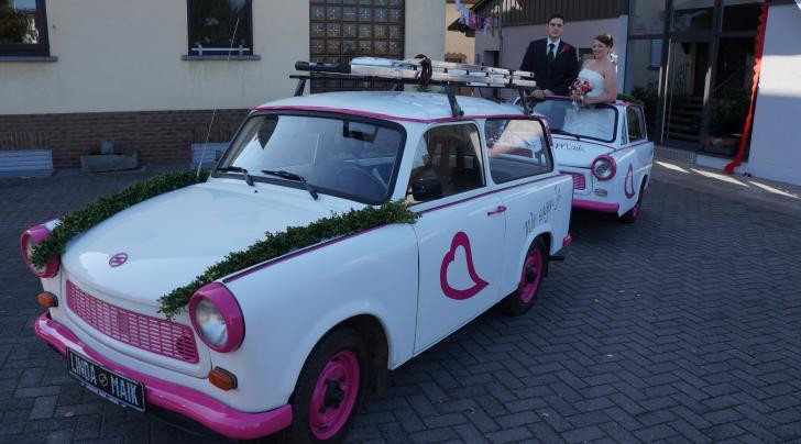 Überraschung Für Hochzeit
 Überraschung Brautvater baut Trabi Gespann für Hochzeit