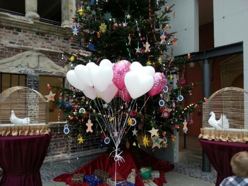 Überraschung Zur Hochzeit
 Ballons zur Hochzeit und Pfauentauben in Gelsenkirchen