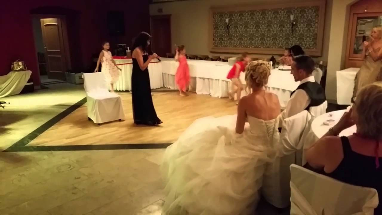 Überraschung Zur Hochzeit
 Überraschung Mutter singt zur Hochzeit