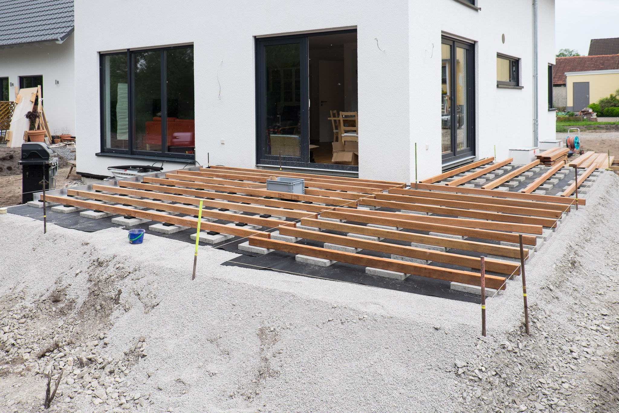 Unterkonstruktion Terrasse
 Holzterrasse – Unterkonstruktion – Ein Haus für den Zwerg