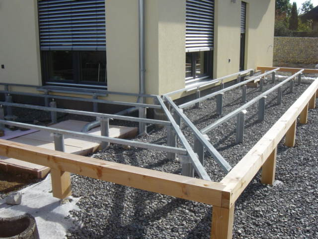 Unterkonstruktion Terrasse
 Planung Aufbau und Fertigstellung einer L Terrasse