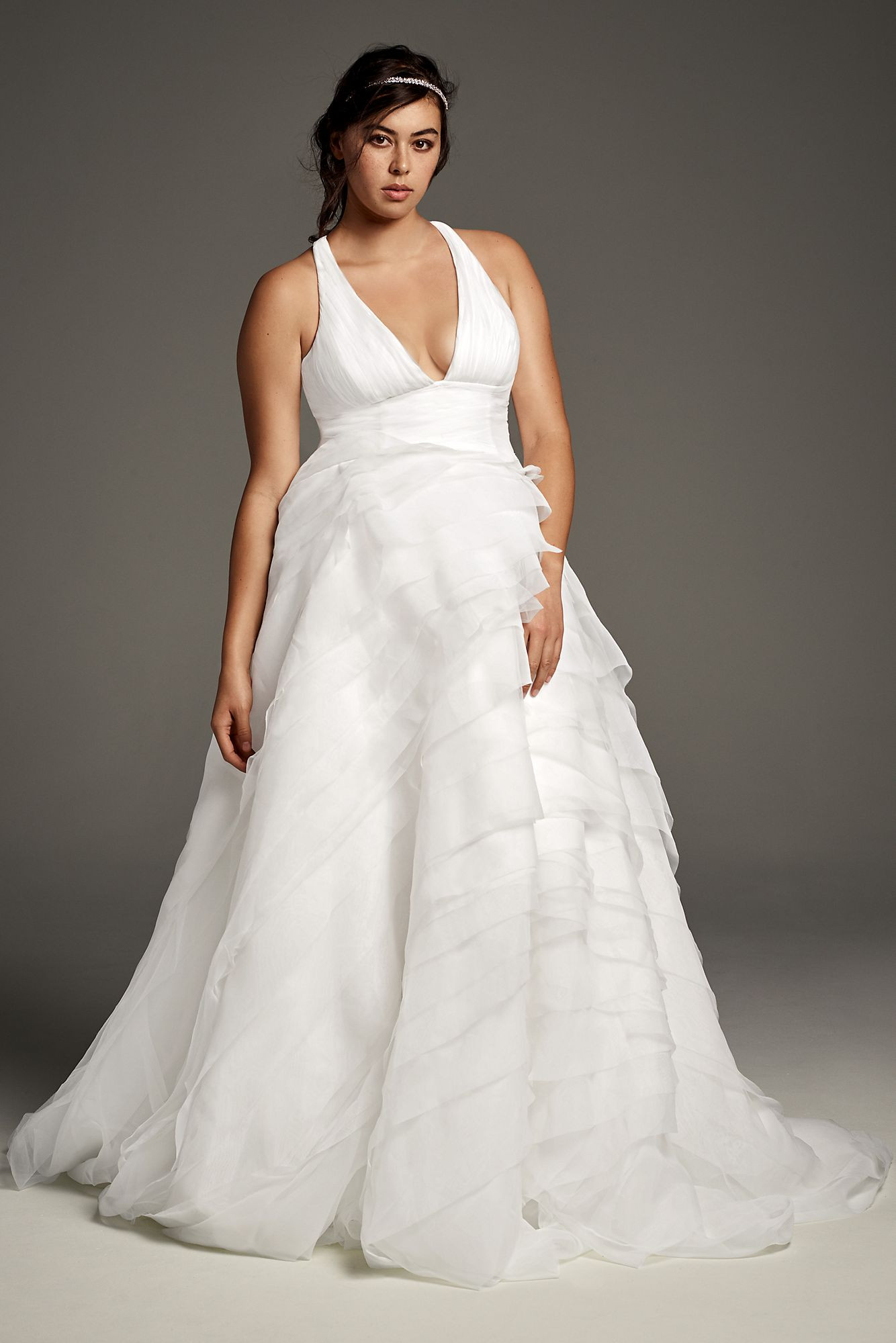 Vera Wang Hochzeitskleid
 Tiered Organza T Back Plus Size Wedding Dress White by