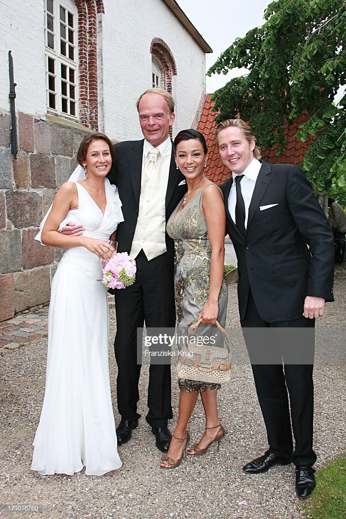 Verona Pooth Hochzeit
 Verona Pooth Und Ehemann Franjo Mit Dem Brautpaar Andreas