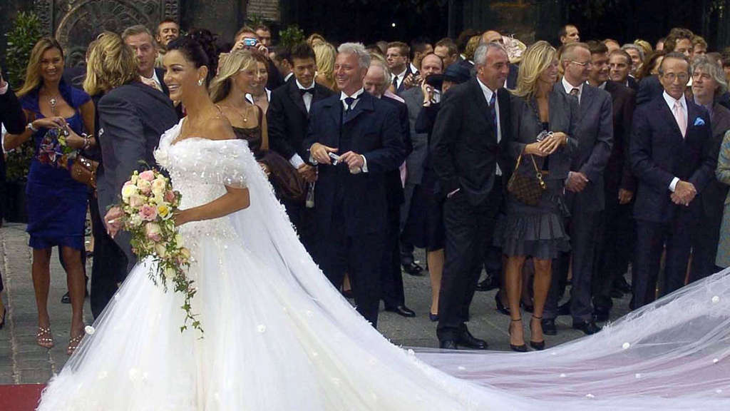 Verona Pooth Hochzeitskleid
 Verona Pooth Peinlicher Spruch über Karl Lagerfeld in