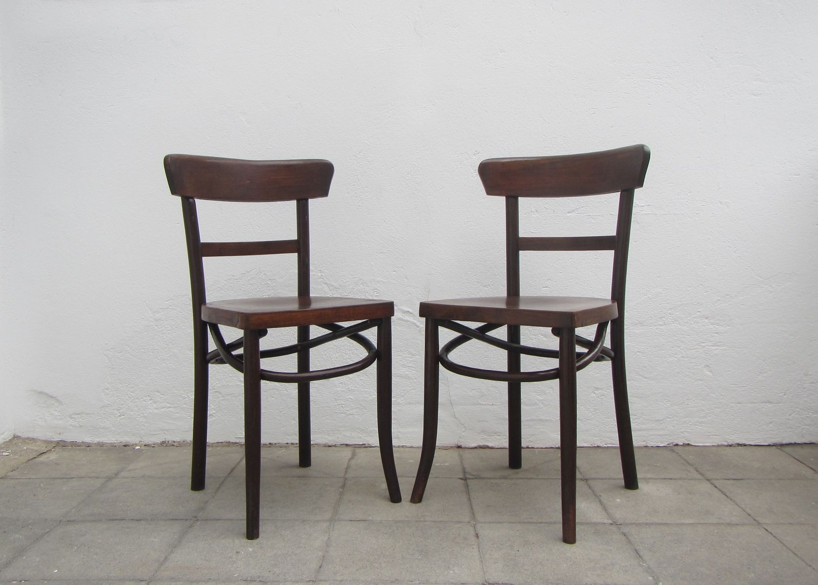 Vintage Stühle
 Belgische Vintage Stühle 2er Set bei Pamono kaufen