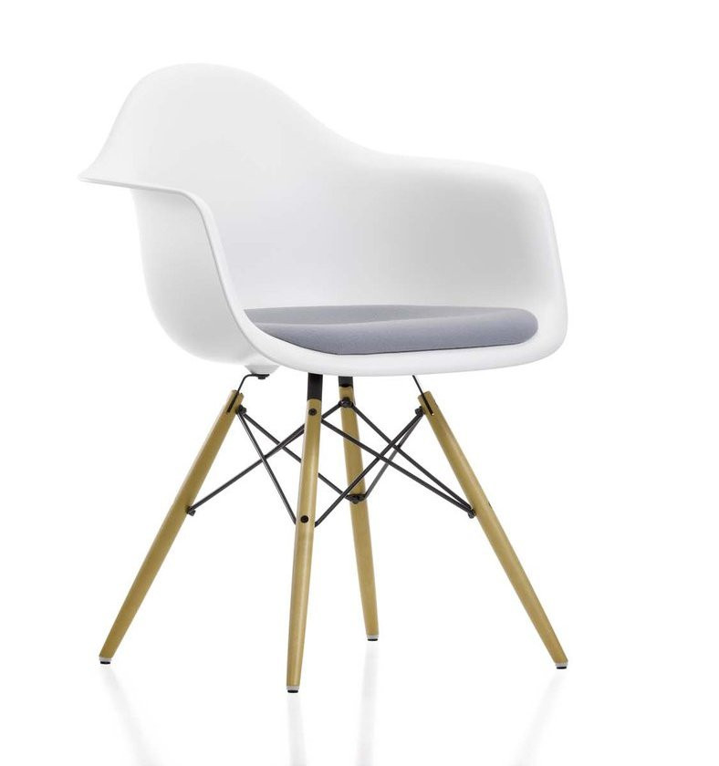 Vitra Stuhl
 Eames Plastic Arm Chair DAW Stuhl mit Hopsak Sitzpolster Vitra